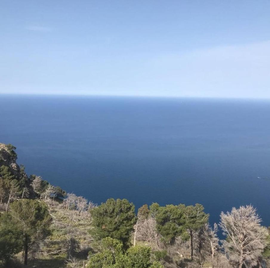 La Trinacria Mare Apartment *